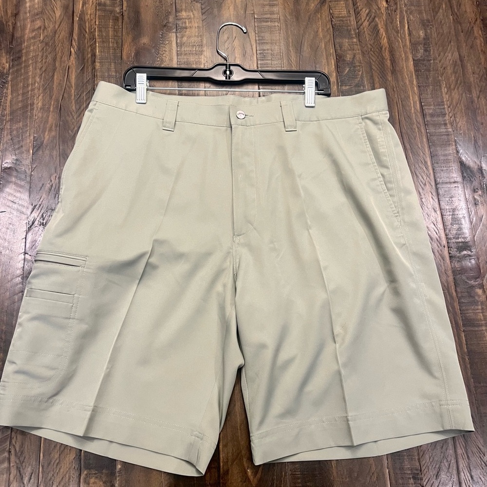 Callaway Tan Cargo Shorts Summer Essential